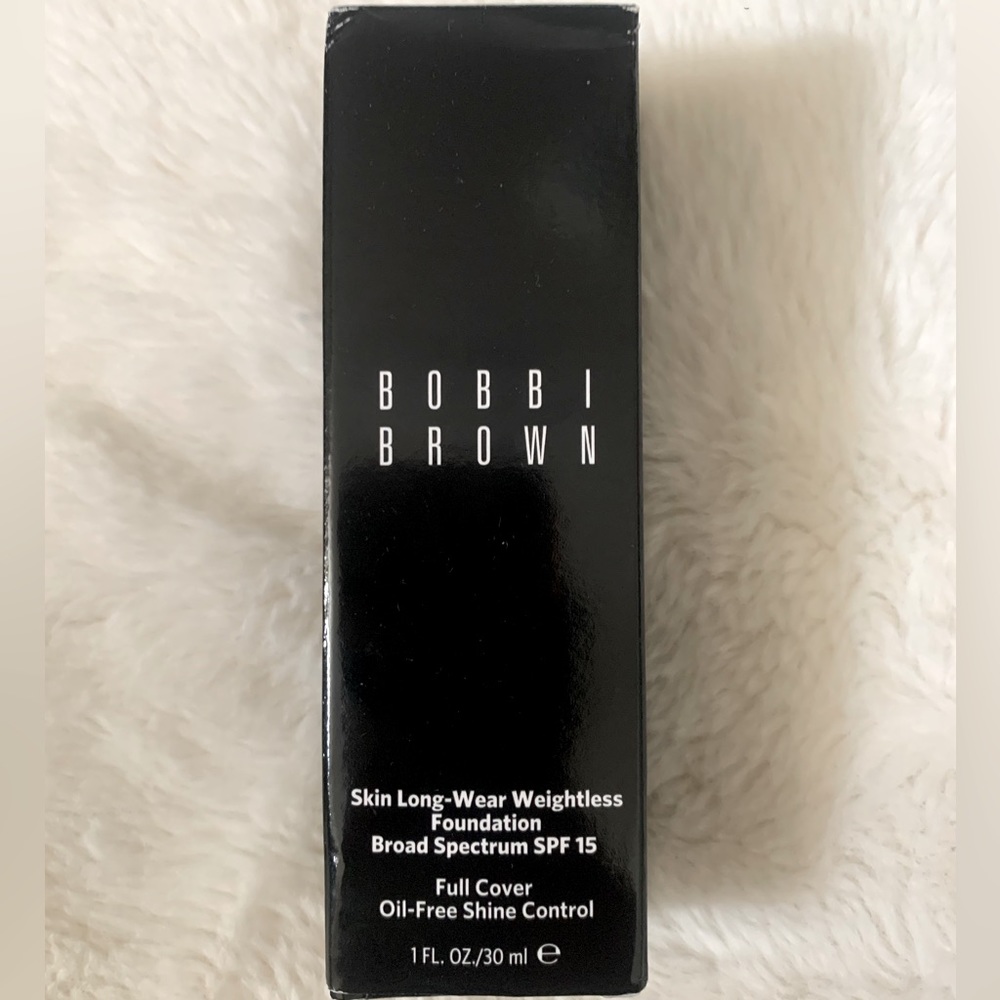 Bobbi Brown Skin Long-Wear Weightless Foundation SPF 15 Shade: Warm Sand (W-036)